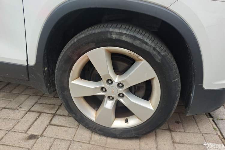 Used Chevrolet Trax 2014 1.4T Automatic Two-Wheel Drive Luxury Model Right Front Wheel Hub