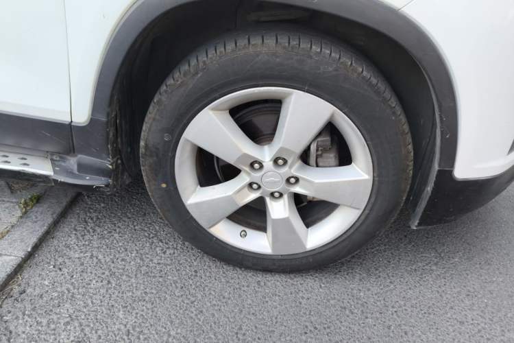 Used Chevrolet Trax 2014 1.4T Automatic Two-Wheel Drive Luxury Model Right Front Wheel Hub