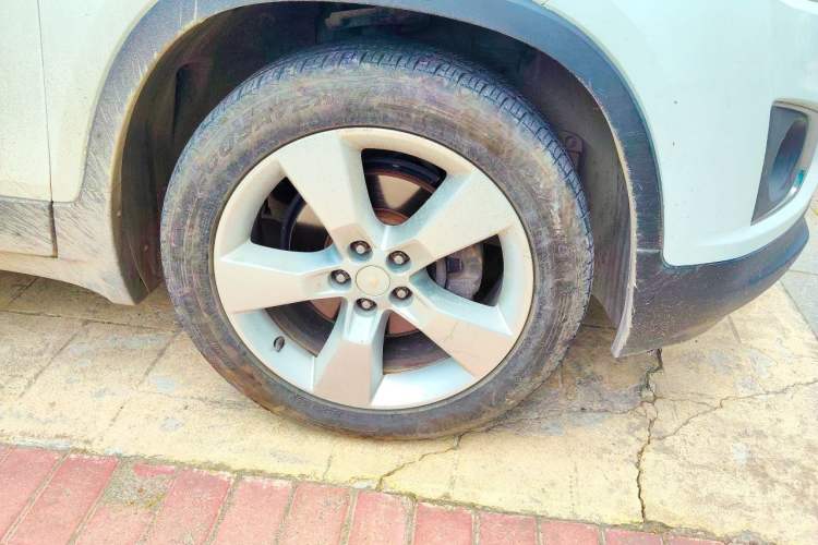 Used Chevrolet Trax 2014 1.4T Automatic Two-Wheel Drive Luxury Model Right Front Wheel Hub