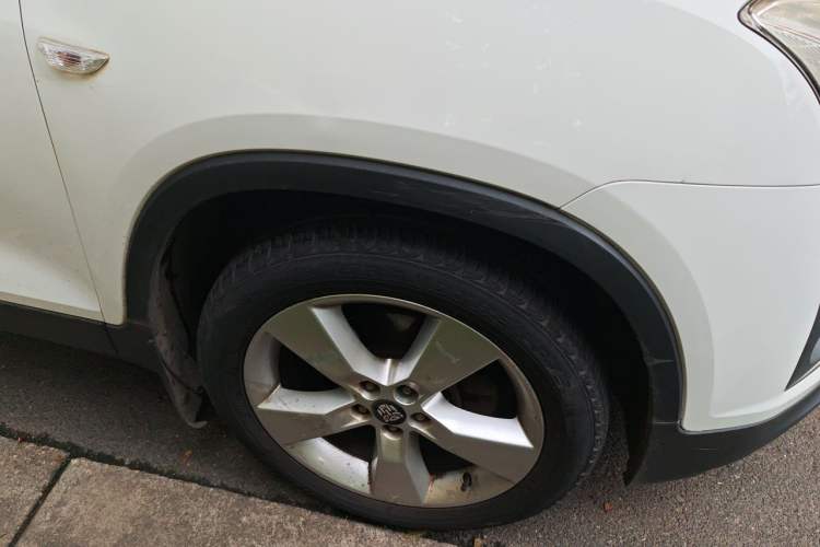 Used Chevrolet Trax 2014 1.4T Automatic Two-Wheel Drive Luxury Model Right Front Wheel Hub