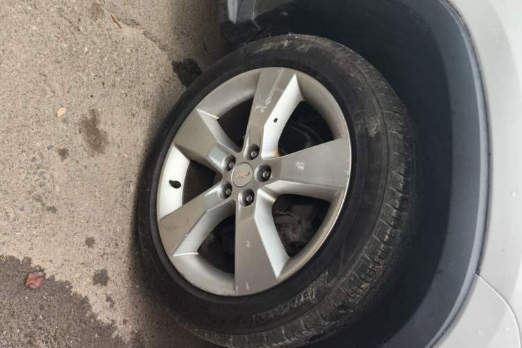 Used Chevrolet Trax 2014 1.4T Automatic Two-Wheel Drive Luxury Model Right Front Wheel Hub