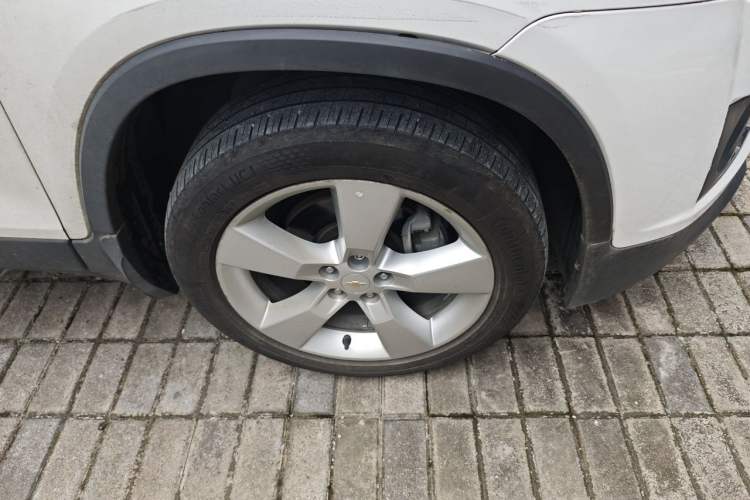 Used Chevrolet Trax 2014 1.4T Automatic Two-Wheel Drive Luxury Model Right Front Wheel Hub