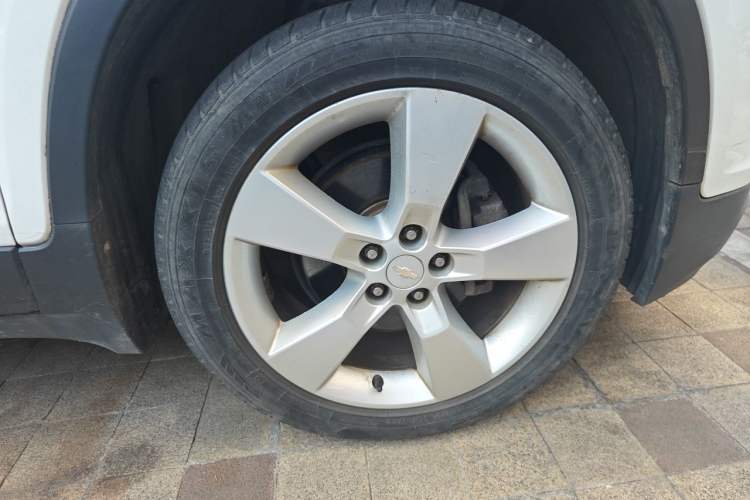 Used Chevrolet Trax 2014 1.4T Automatic Two-Wheel Drive Luxury Model Right Front Wheel Hub