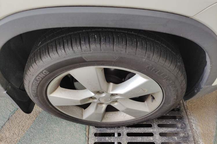 Used Chevrolet Trax 2014 1.4T Automatic Two-Wheel Drive Luxury Model Right Front Wheel Hub