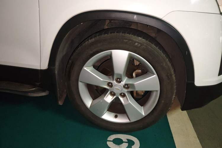 Used Chevrolet Trax 2014 1.4T Automatic Two-Wheel Drive Luxury Model Right Front Wheel Hub