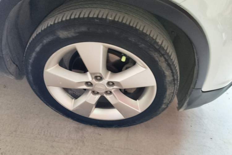 Used Chevrolet Trax 2014 1.4T Automatic Two-Wheel Drive Luxury Model Right Front Wheel Hub