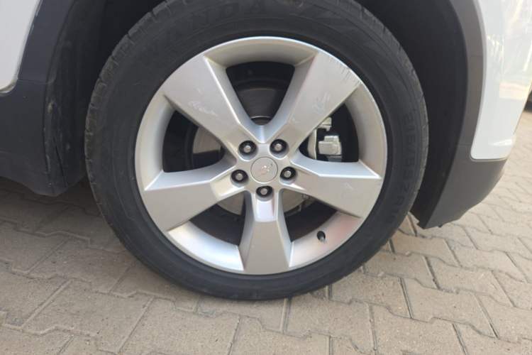 Used Chevrolet Trax 2014 1.4T Automatic Two-Wheel Drive Luxury Model Right Front Wheel Hub