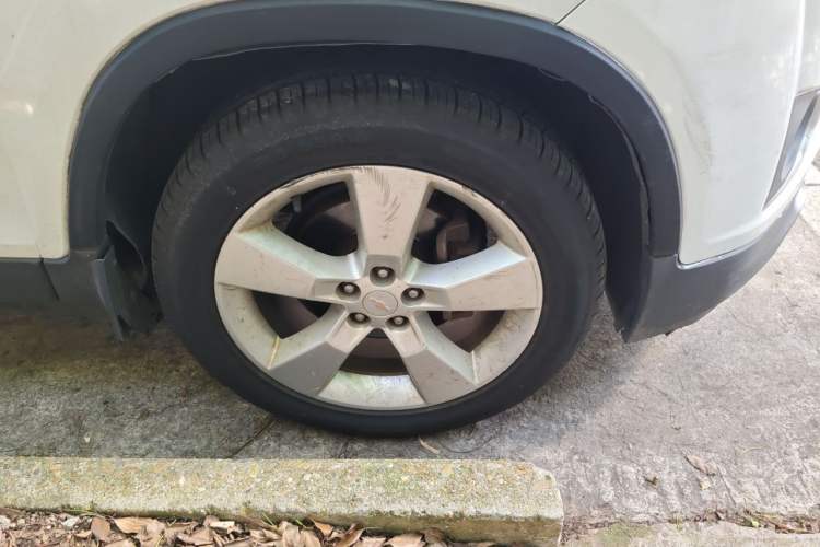 Used Chevrolet Trax 2014 1.4T Automatic Two-Wheel Drive Luxury Model Right Front Wheel Hub