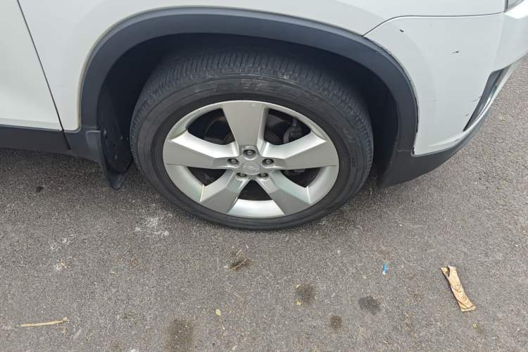 Used Chevrolet Trax 2014 1.4T Manual Two-Wheel Drive Comfort Model Right Front Wheel Hub