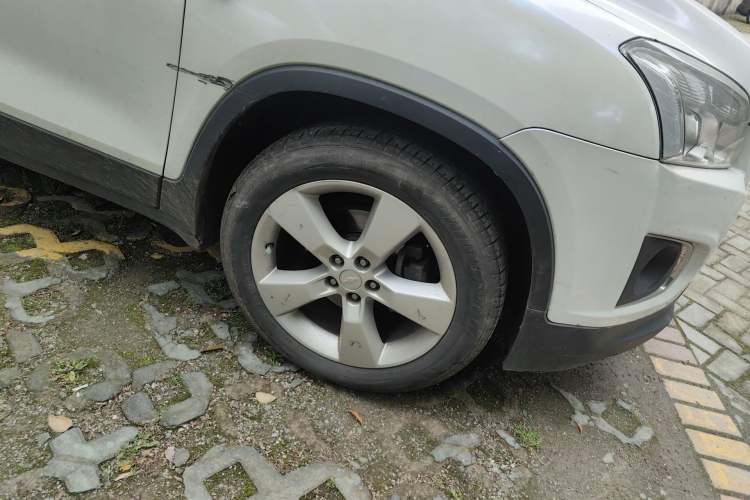 Used Chevrolet Trax 2014 1.4T Automatic Two-Wheel Drive Luxury Model Right Front Wheel Hub