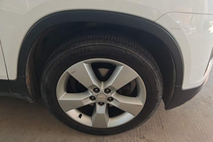 Used Chevrolet Trax 2014 1.4T Manual Two-Wheel Drive Comfort Model Right Front Wheel Hub