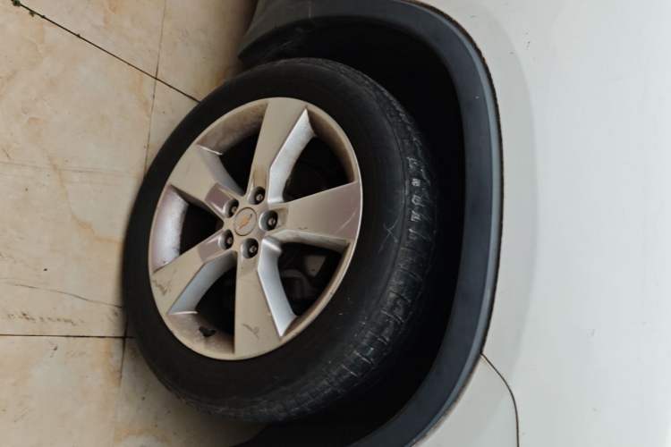 Used Chevrolet Trax 2014 1.4T Manual Two-Wheel Drive Comfort Model Right Front Wheel Hub
