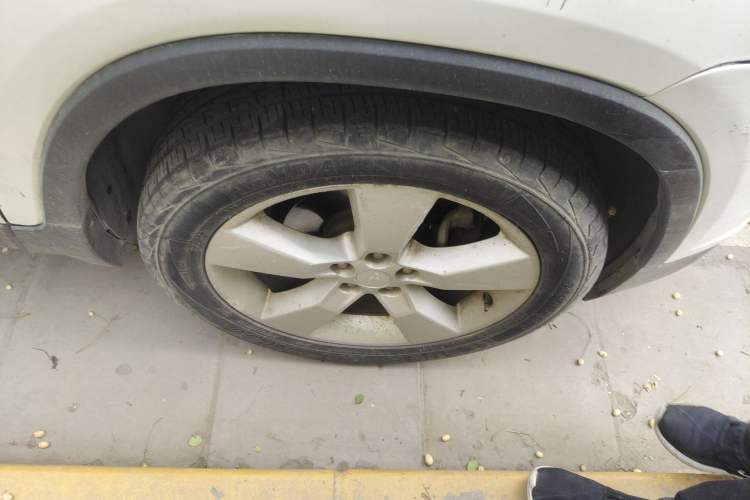 Used Chevrolet Trax 2014 1.4T Automatic Two-Wheel Drive Comfort Version Right Front Wheel Hub