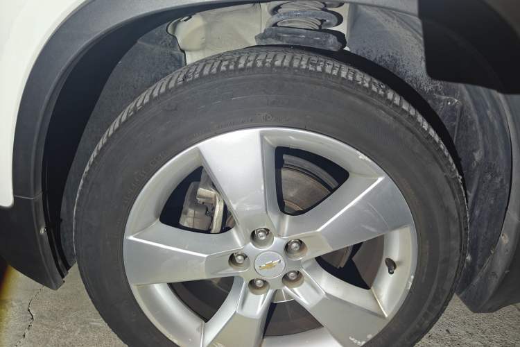 Used Chevrolet Trax 2014 1.4T Automatic Two-Wheel Drive Luxury Model Right Front Wheel Hub