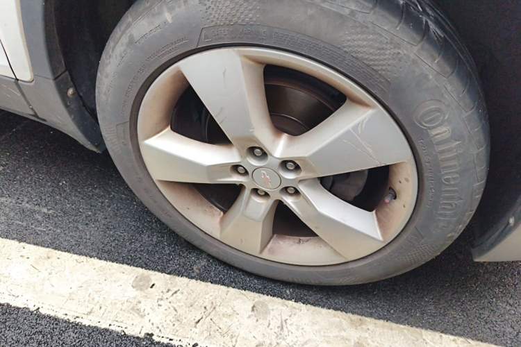Used Chevrolet Trax 2014 1.4T Automatic Two-Wheel Drive Luxury Model Right Front Wheel Hub