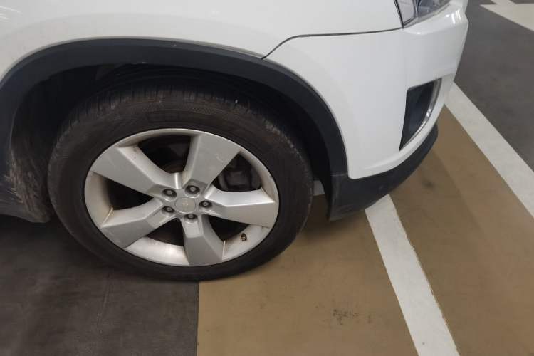 Used Chevrolet Trax 2014 1.4T Automatic Two-Wheel Drive Comfort Version Right Front Wheel Hub