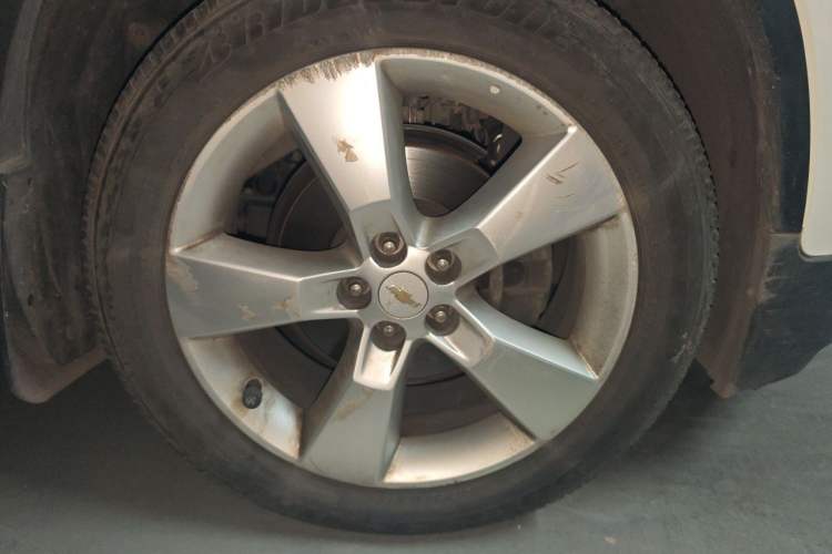 Used Chevrolet Trax 2014 1.4T Automatic Two-Wheel Drive Luxury Model Right Front Wheel Hub