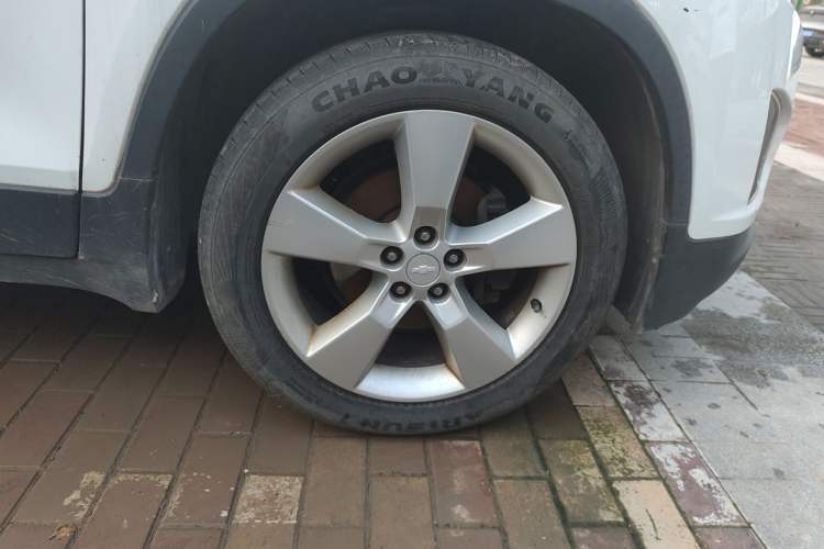 Used Chevrolet Trax 2014 1.4T Manual Two-Wheel Drive Comfort Model Right Front Wheel Hub