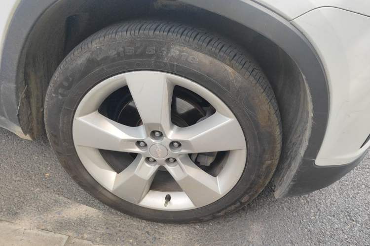 Used Chevrolet Trax 2014 1.4T Automatic Two-Wheel Drive Luxury Model Right Front Wheel Hub