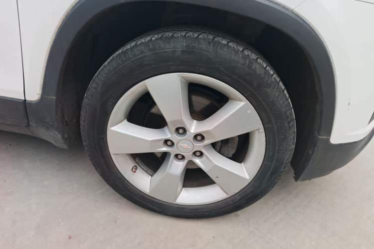 Used Chevrolet Trax 2014 1.4T Automatic Two-Wheel Drive Luxury Model Right Front Wheel Hub