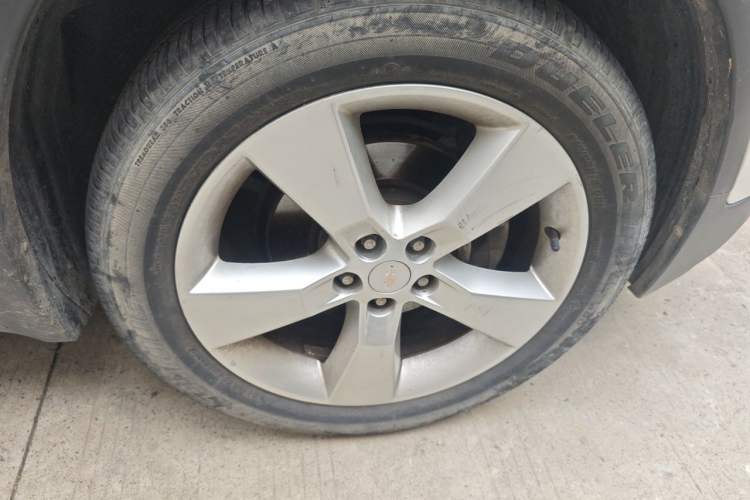 Used Chevrolet Trax 2014 1.4T Automatic Two-Wheel Drive Luxury Model Right Front Wheel Hub