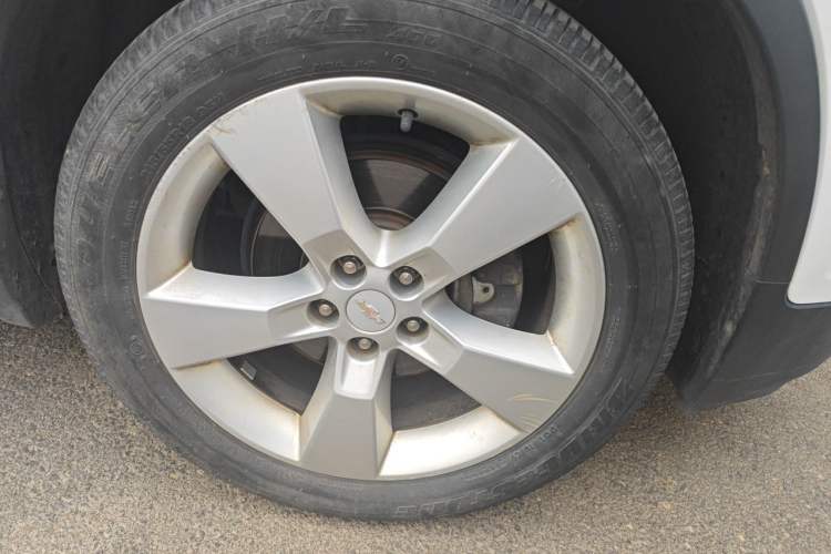 Used Chevrolet Trax 2014 1.4T Automatic Two-Wheel Drive Luxury Model Right Front Wheel Hub