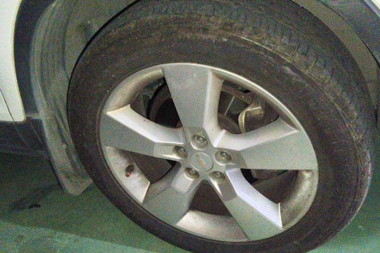 Used Chevrolet Trax 2014 1.4T Automatic Two-Wheel Drive Luxury Model Right Front Wheel Hub