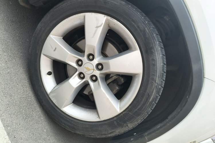 Used Chevrolet Trax 2014 1.4T Automatic Two-Wheel Drive Luxury Model Right Front Wheel Hub