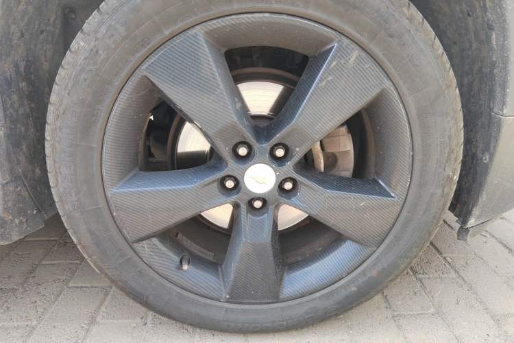 Used Chevrolet Trax 2014 1.4T Manual Two-Wheel Drive Comfort Model Right Front Wheel Hub