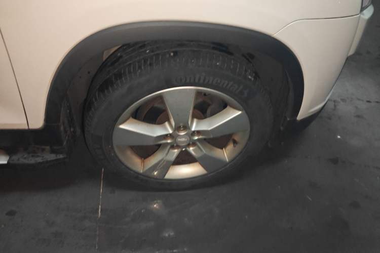 Used Chevrolet Trax 2014 1.4T Automatic Two-Wheel Drive Luxury Model Right Front Wheel Hub