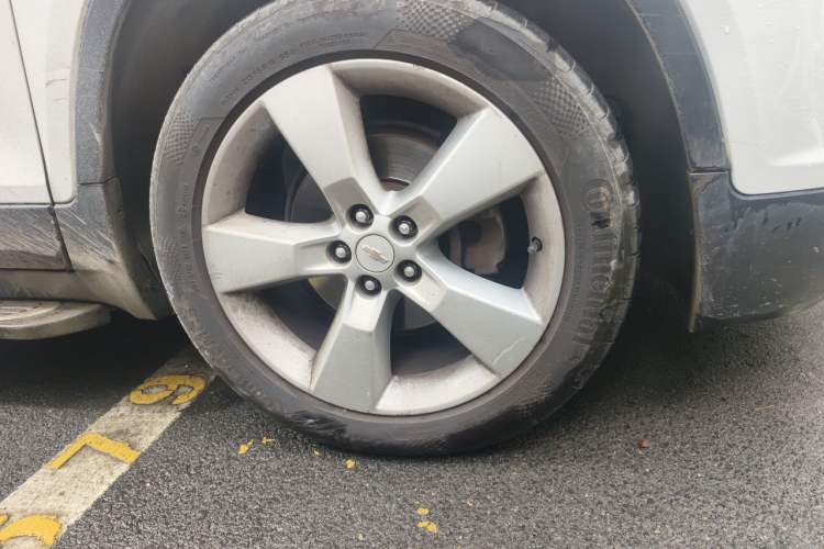 Used Chevrolet Trax 2014 1.4T Automatic Two-Wheel Drive Comfort Version Right Front Wheel Hub