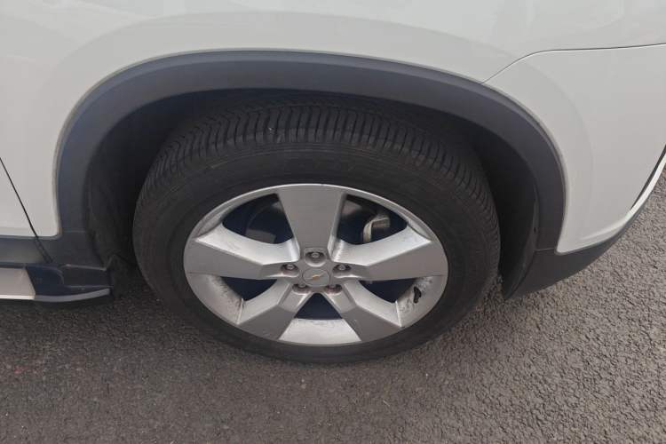 Used Chevrolet Trax 2014 1.4T Automatic Two-Wheel Drive Luxury Model Right Front Wheel Hub