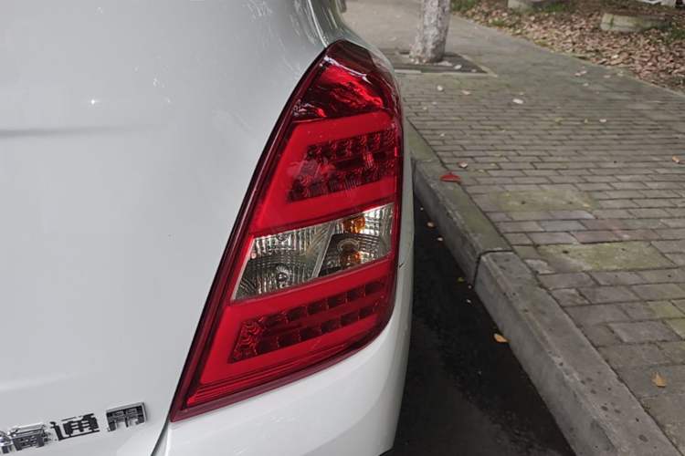 Used Chevrolet Trax 2014 1.4T Automatic Two-Wheel Drive Luxury Model Right Rear Taillight