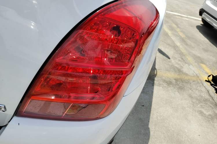 Used Chevrolet Trax 2014 1.4T Manual Two-Wheel Drive Comfort Model Right Rear Taillight