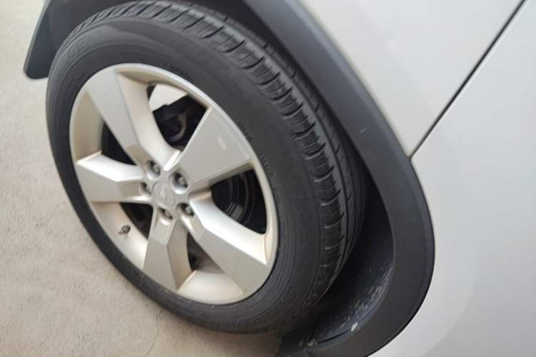 Used Chevrolet Trax 2014 1.4T Automatic Two-Wheel Drive Comfort Version Right Rear Wheel Hub