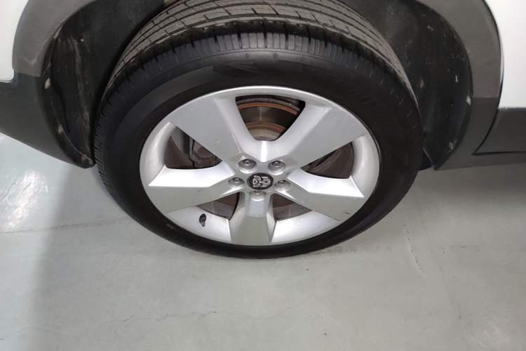 Used Chevrolet Trax 2014 1.4T Manual Two-Wheel Drive Comfort Model Right Rear Wheel Hub