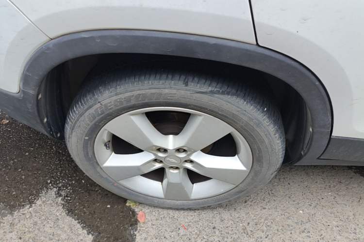 Used Chevrolet Trax 2014 1.4T Automatic Two-Wheel Drive Luxury Model Right Rear Wheel Hub