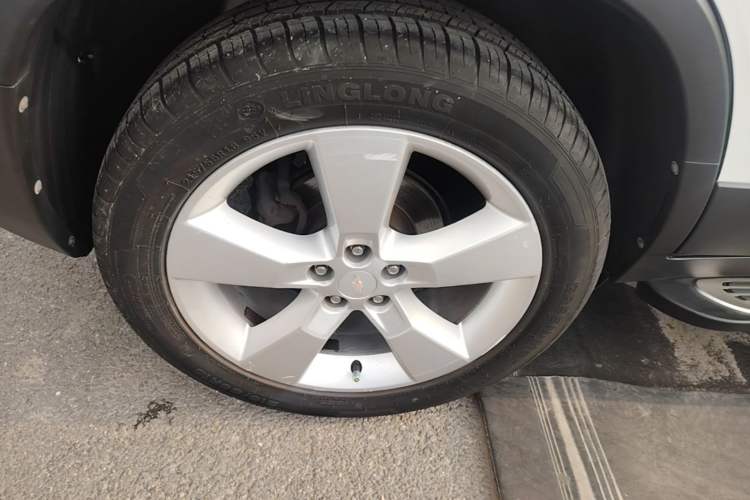 Used Chevrolet Trax 2014 1.4T Automatic Two-Wheel Drive Comfort Version Right Rear Wheel Hub