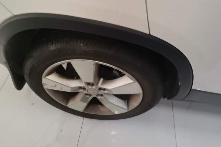 Used Chevrolet Trax 2014 1.4T Automatic Two-Wheel Drive Luxury Model Right Rear Wheel Hub