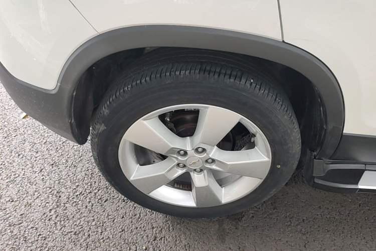 Used Chevrolet Trax 2014 1.4T Automatic Two-Wheel Drive Luxury Model Right Rear Wheel Hub