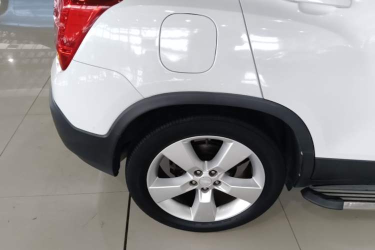 Used Chevrolet Trax 2014 1.4T Automatic Two-Wheel Drive Luxury Model Right Rear Wheel Hub