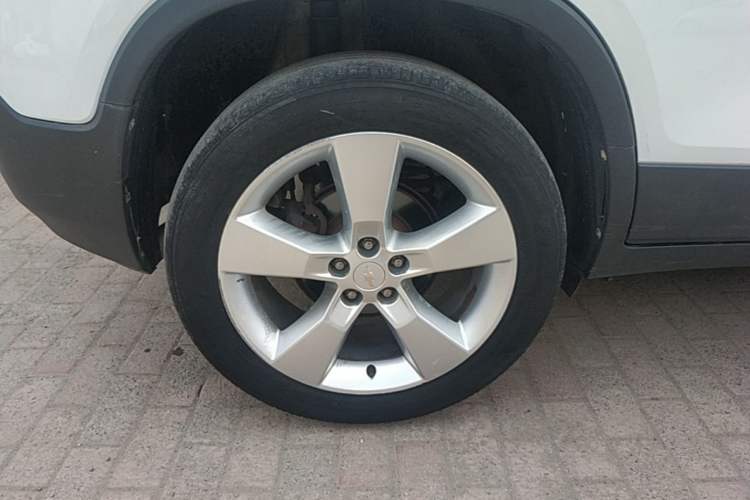 Used Chevrolet Trax 2014 1.4T Manual Two-Wheel Drive Comfort Model Right Rear Wheel Hub