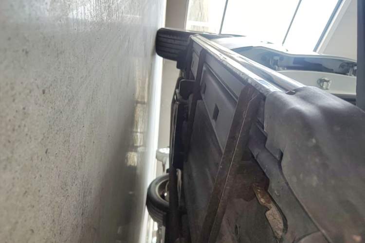 Used Chevrolet Trax 2014 1.4T Automatic Two-Wheel Drive Comfort Version Right Side Sill