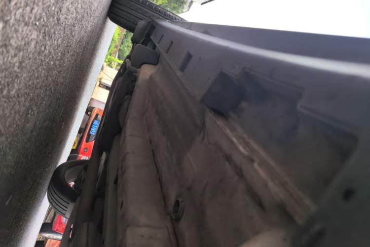 Used Chevrolet Trax 2014 1.4T Automatic Two-Wheel Drive Comfort Version Right Side Sill