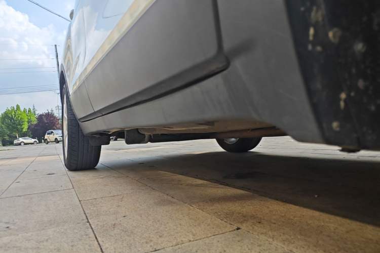 Used Chevrolet Trax 2014 1.4T Automatic Two-Wheel Drive Comfort Version Right Side Sill
