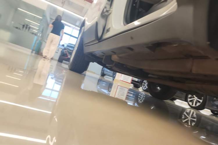 Used Chevrolet Trax 2014 1.4T Automatic Two-Wheel Drive Comfort Version Right Side Sill