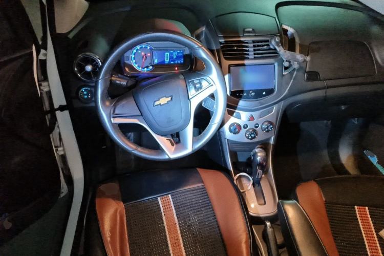 Used Chevrolet Trax 2014 1.4T Automatic Two-Wheel Drive Luxury Model Steering Wheel
