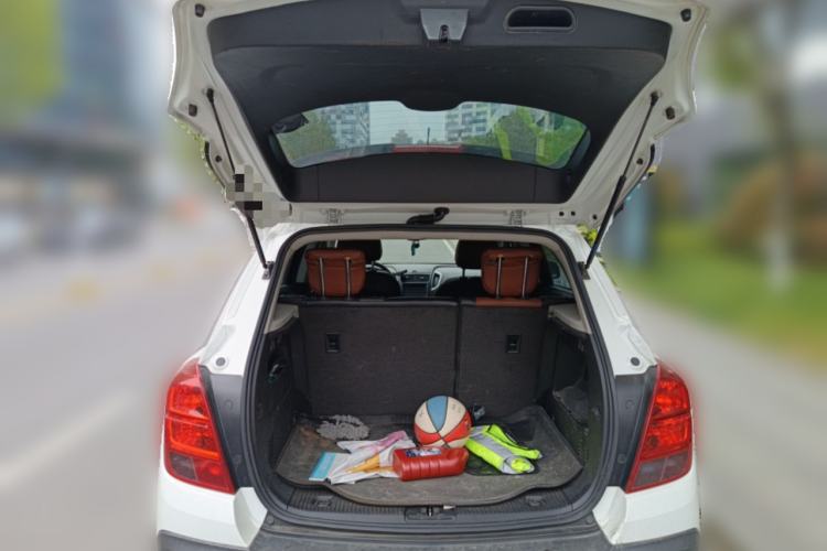 Used Chevrolet Trax 2014 1.4T Automatic Two-Wheel Drive Luxury Model Trunk