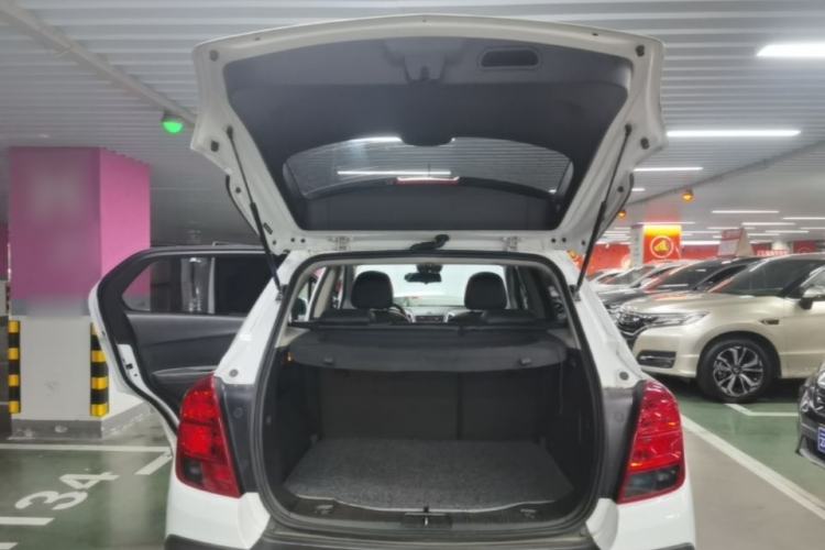 Used Chevrolet Trax 2014 1.4T Automatic All-Wheel Drive Flagship Version Trunk