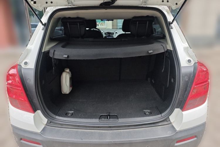 Used Chevrolet Trax 2014 1.4T Automatic Two-Wheel Drive Luxury Model Trunk